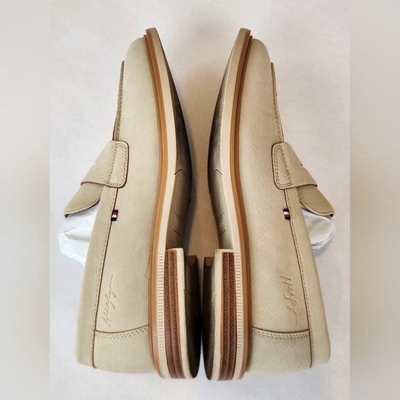 || TOMMY HILFIGER || Dime slip-ons loafers shoes vegan cream beige sz 8